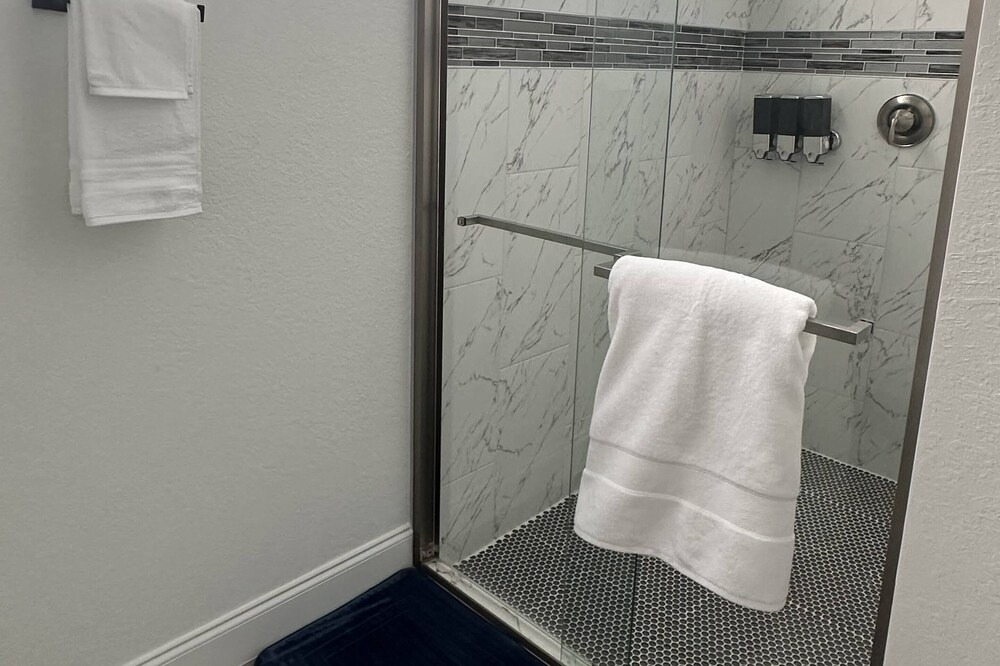 Photo of Bathroom in Eisenhower