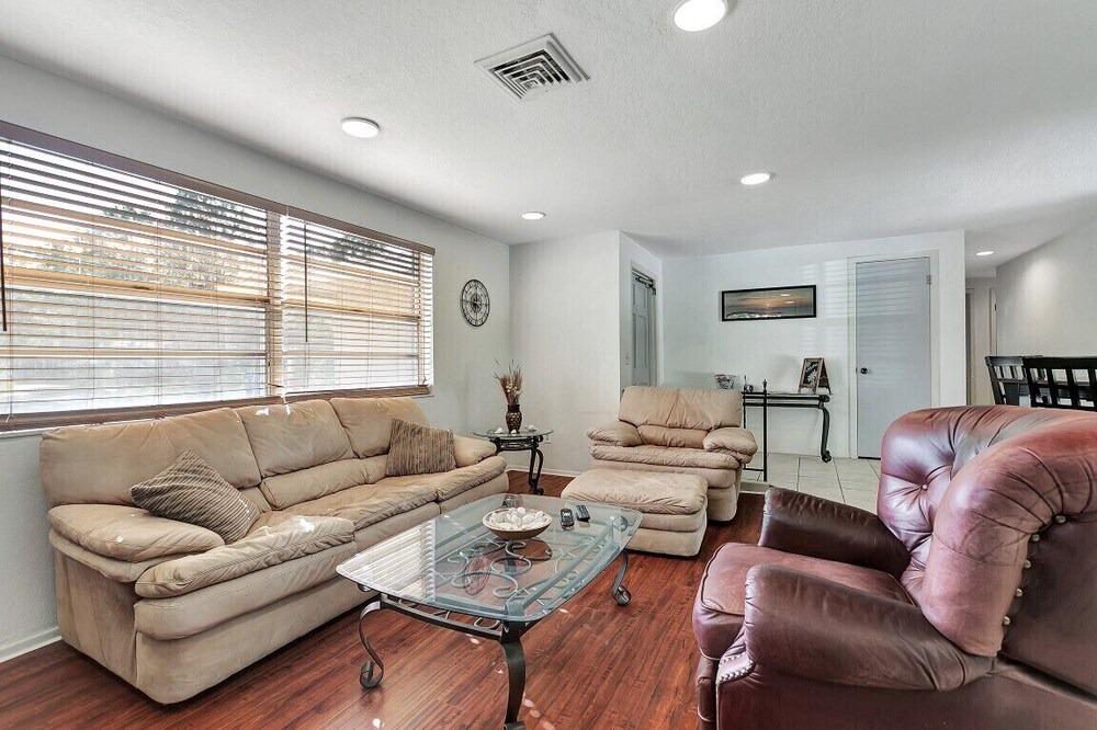 Photo of Livingroom in Pinellas Point