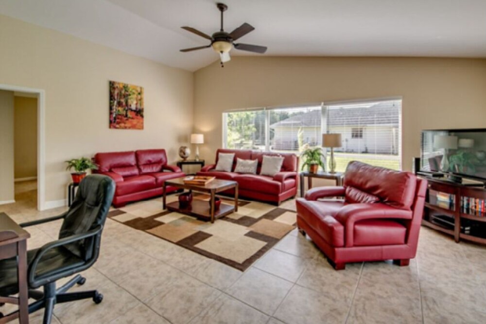 Photo of Livingroom in Caloosahatchee