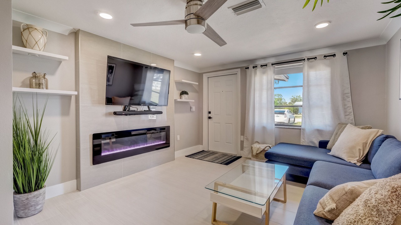 Photo of Livingroom in Englewood