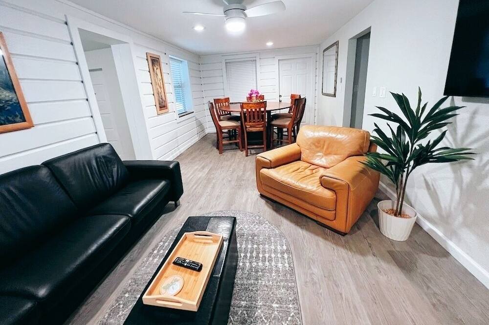 Photo of Livingroom in Charlotte Harbor