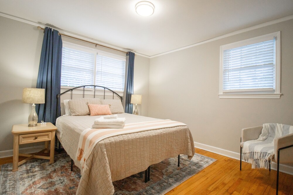 Photo of Bedroom in Taylors