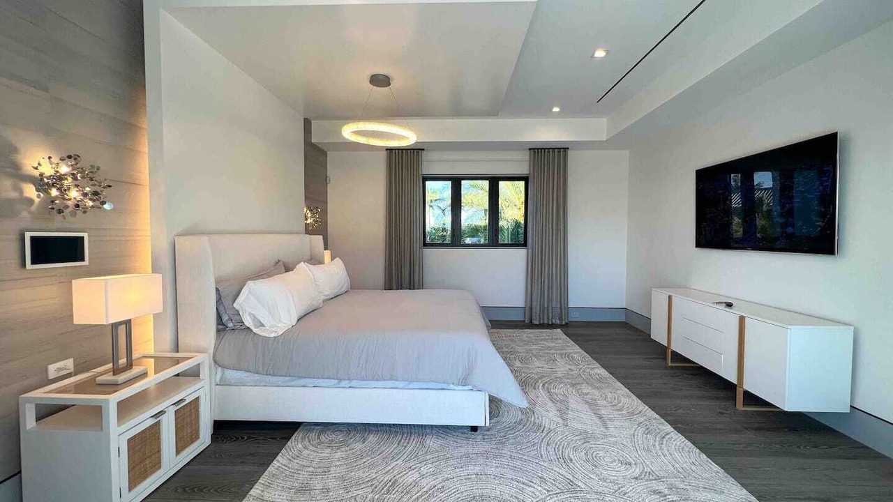 Photo of Bedroom in Royal Harbor