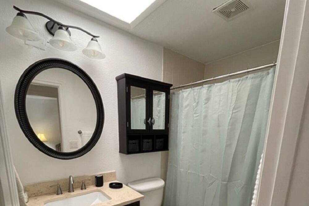 Photo of Bathroom in Sun 'N Lake