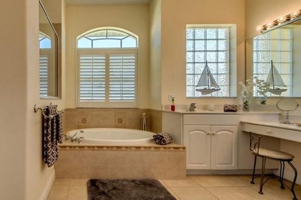 Photo of Bathroom in Yacht Club