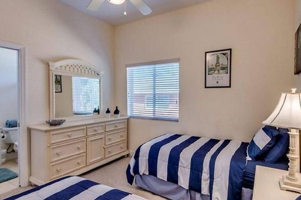 Photo of Bedroom in Yacht Club