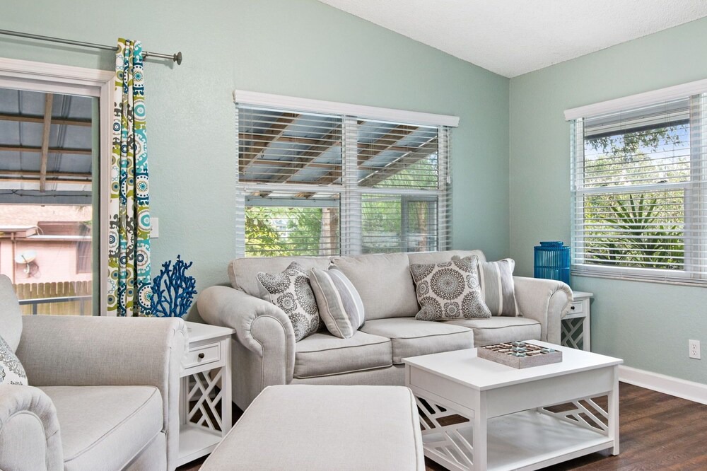 Photo of Livingroom in Crystal Beach