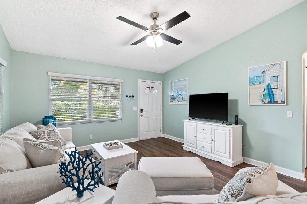 Photo of Livingroom in Crystal Beach