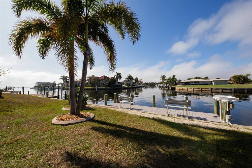 Photo of Outdoor in Edgewater