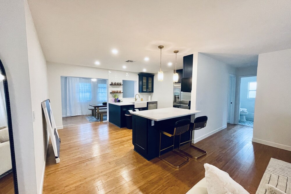 Photo of Livingroom in Willoughby Acres