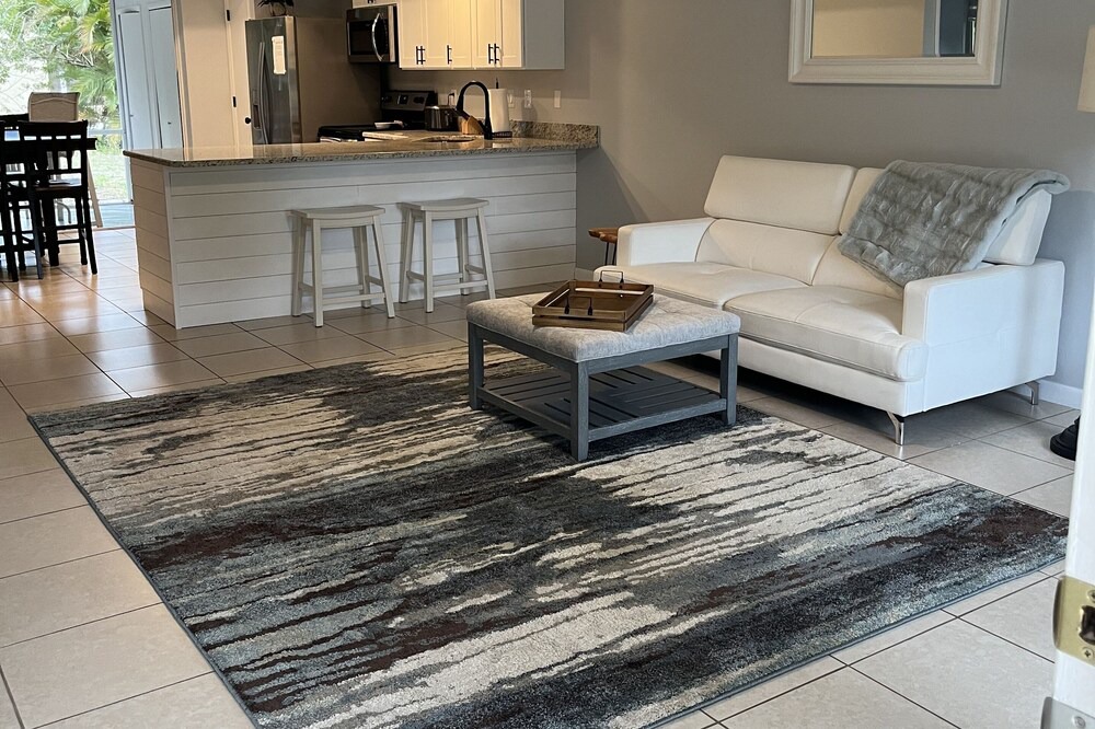 Photo of Livingroom in Englewood East