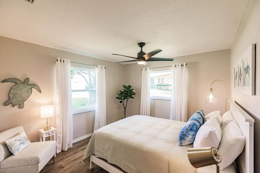 Photo of Bedroom in Charlotte Park