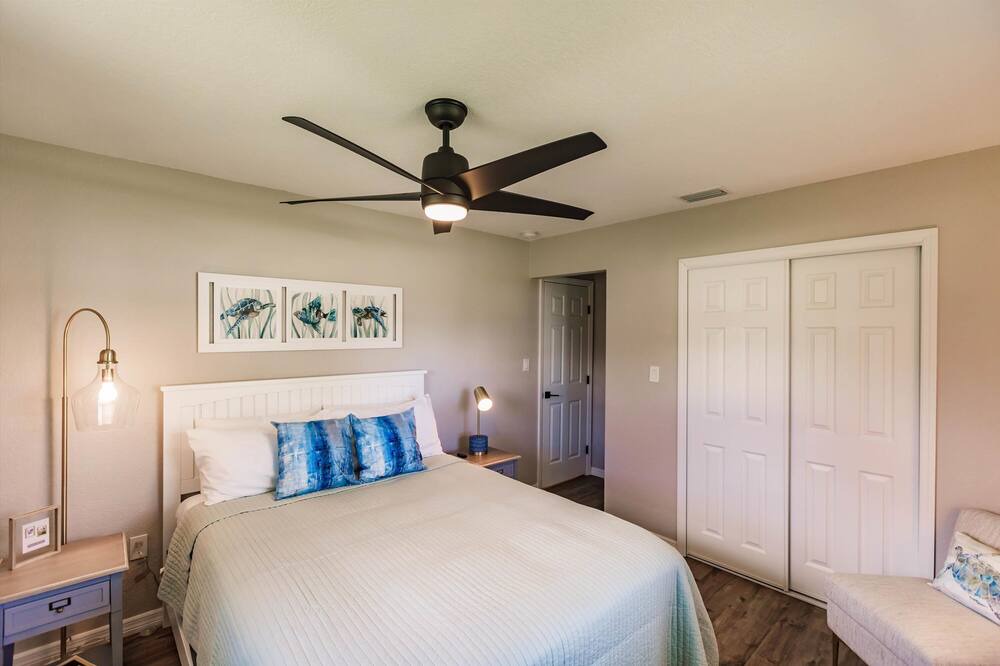 Photo of Bedroom in Charlotte Park