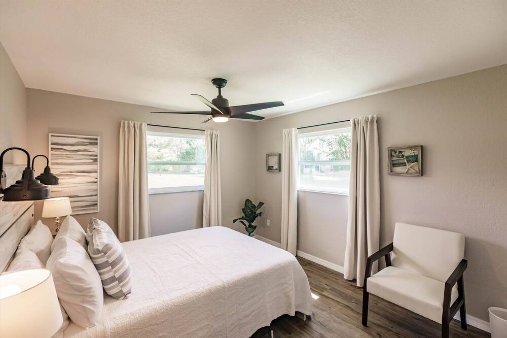 Photo of Bedroom in Charlotte Park
