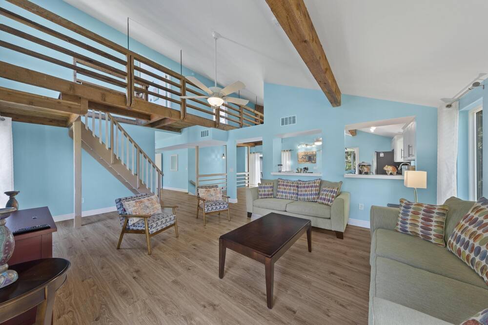 Photo of Livingroom in Bay Isle