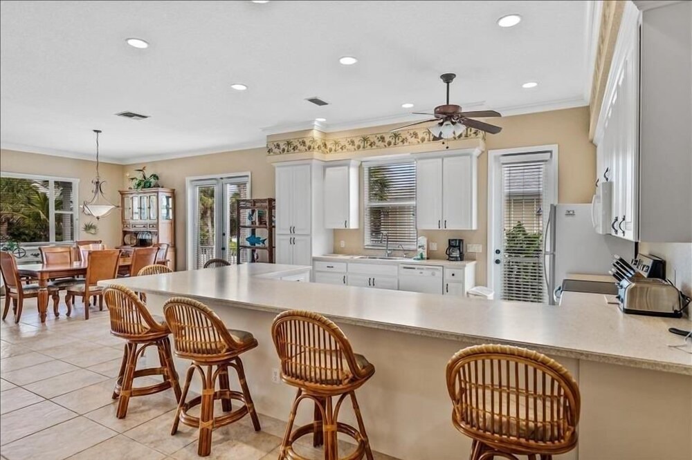 Photo of Kitchen in Golden Beach