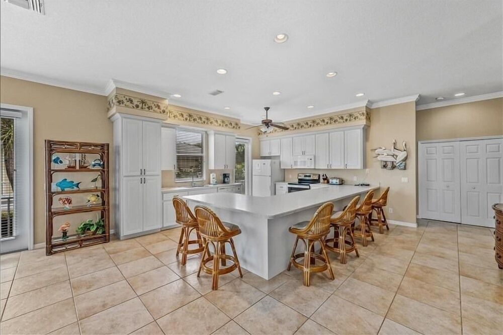 Photo of Kitchen in Golden Beach