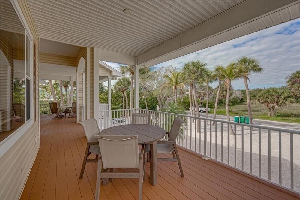 Photo of Outdoor in Golden Beach
