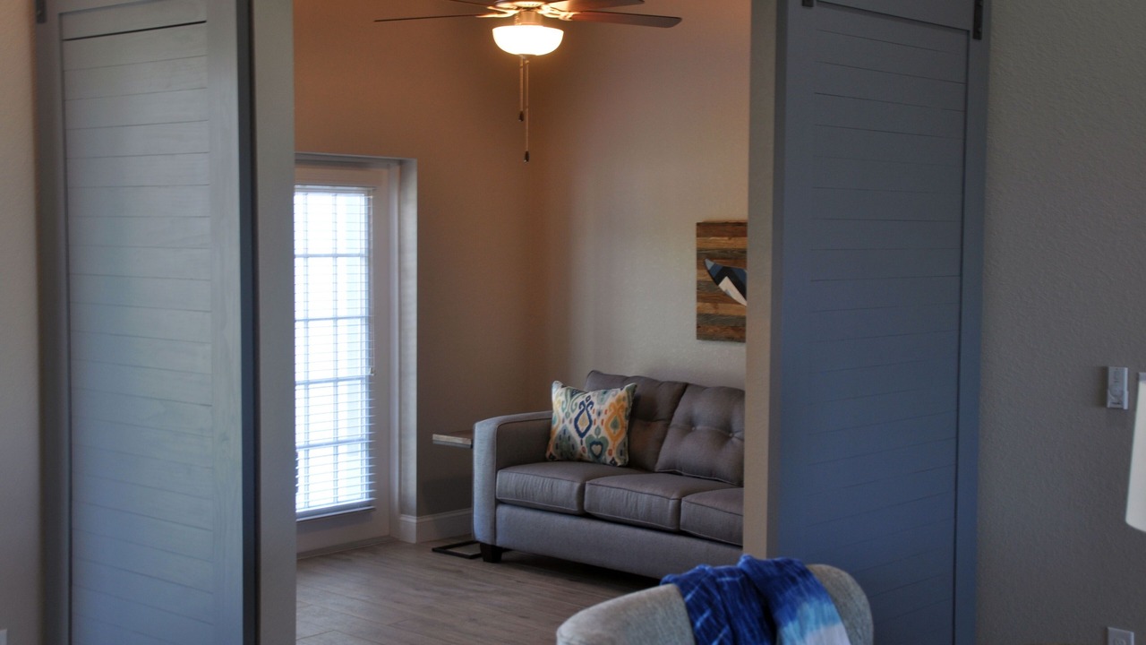 Photo of Livingroom in South Gulf Cove
