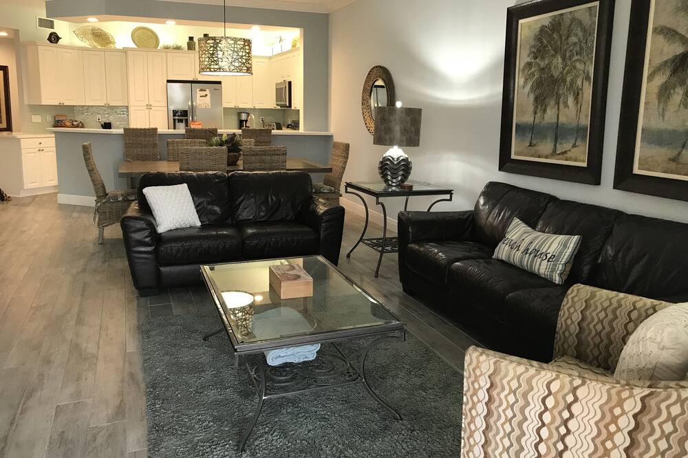 Photo of Bedroom in Vanderbilt Beach
