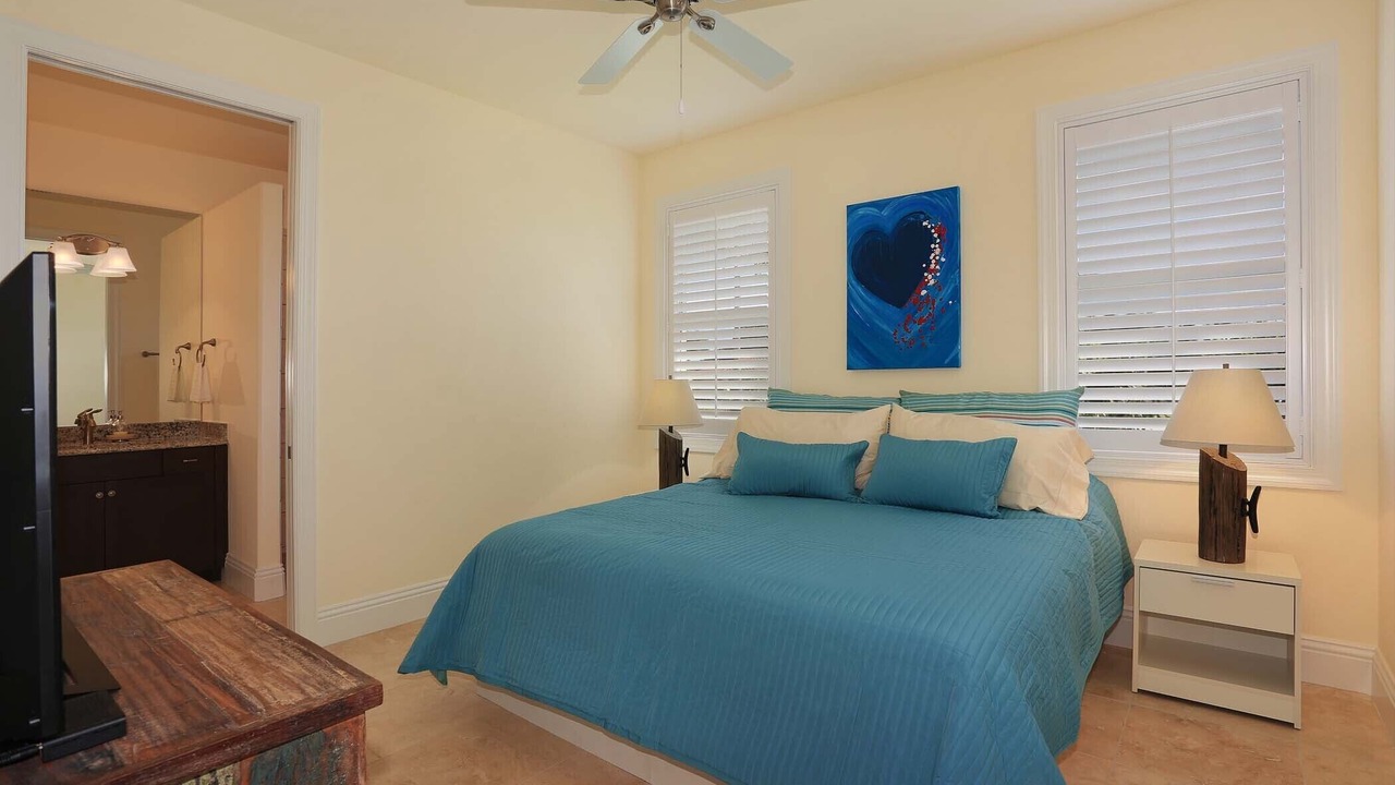 Photo of Bedroom in Yacht Club