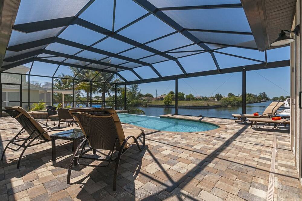 Photo of Outdoor in Pelican