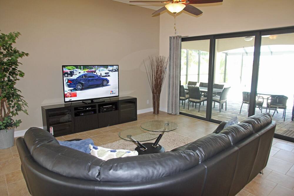 Photo of Livingroom in Pelican
