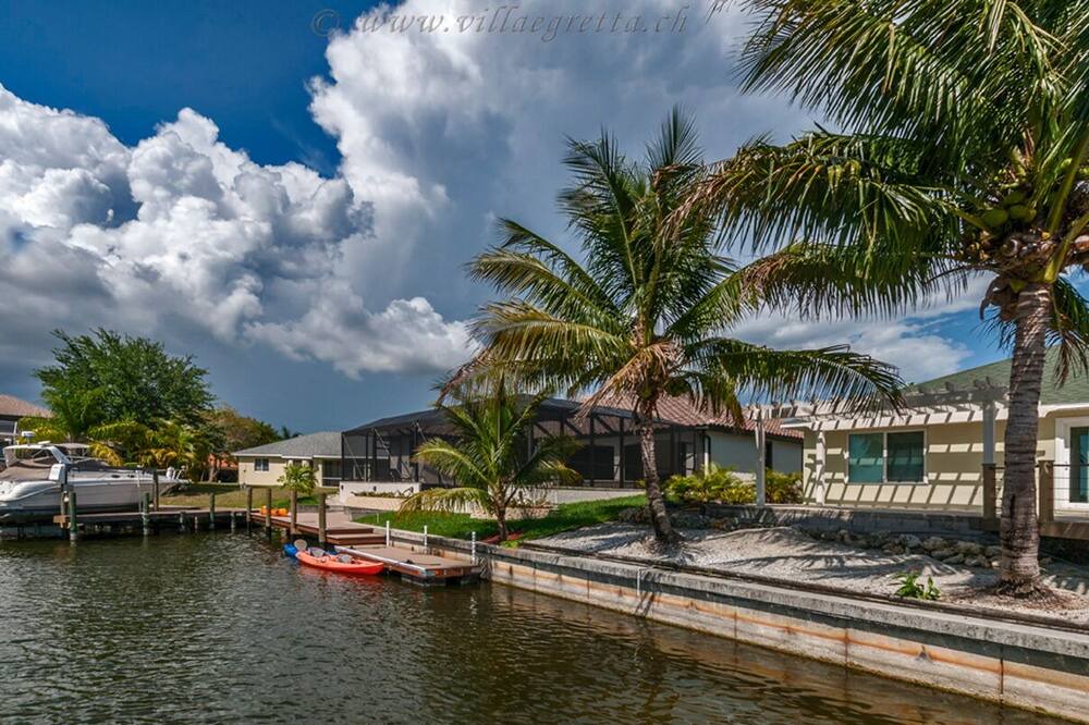 Photo of Outdoor in Pelican