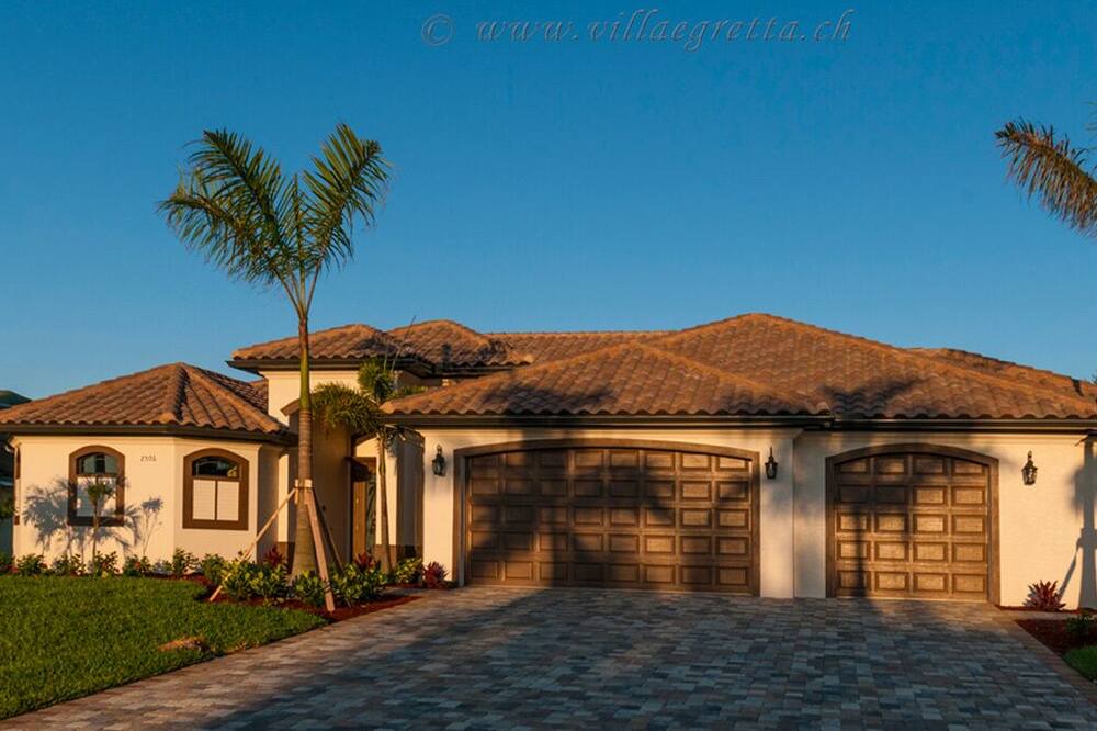Photo of Outdoor in Pelican