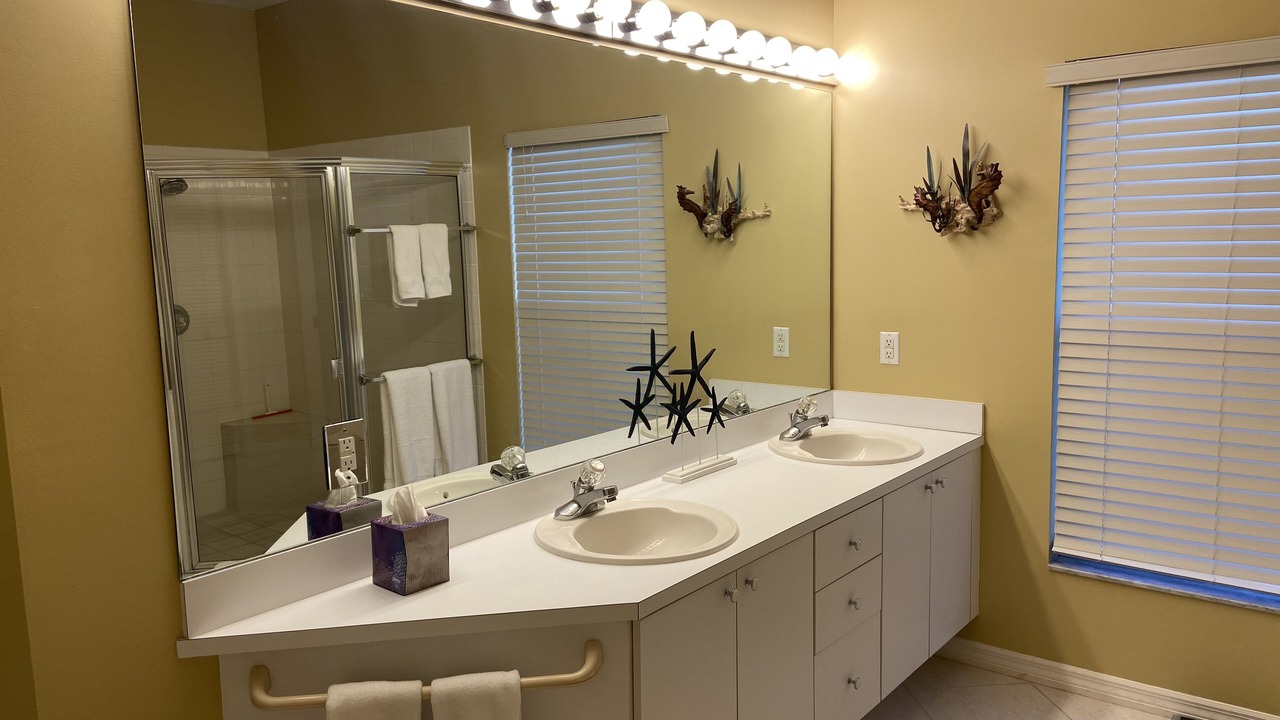 Photo of Bathroom in Falcons Glen