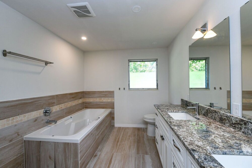 Photo of Bathroom in Arlington Park