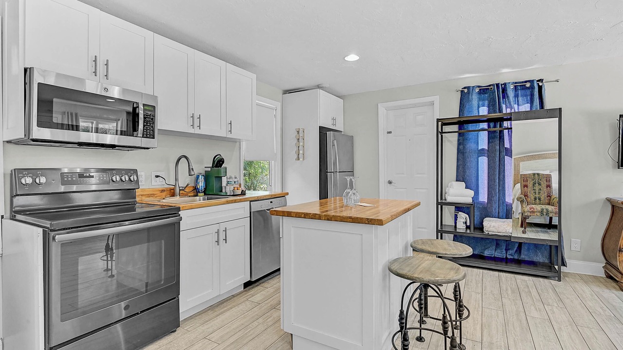 Photo of Bedroom in Central Sarasota