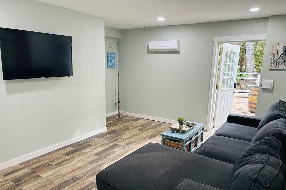 Photo of Livingroom in Crystal Beach