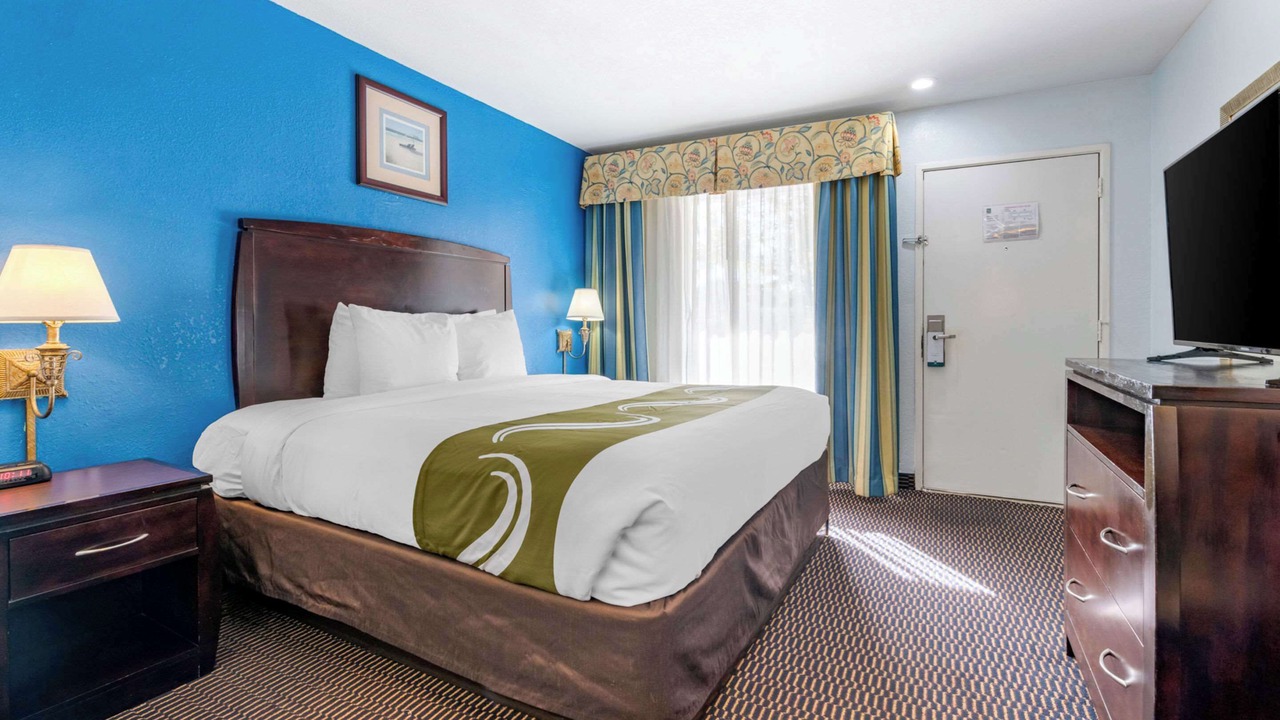 Photo of Bedroom in Indian Beach Sapphire Shores