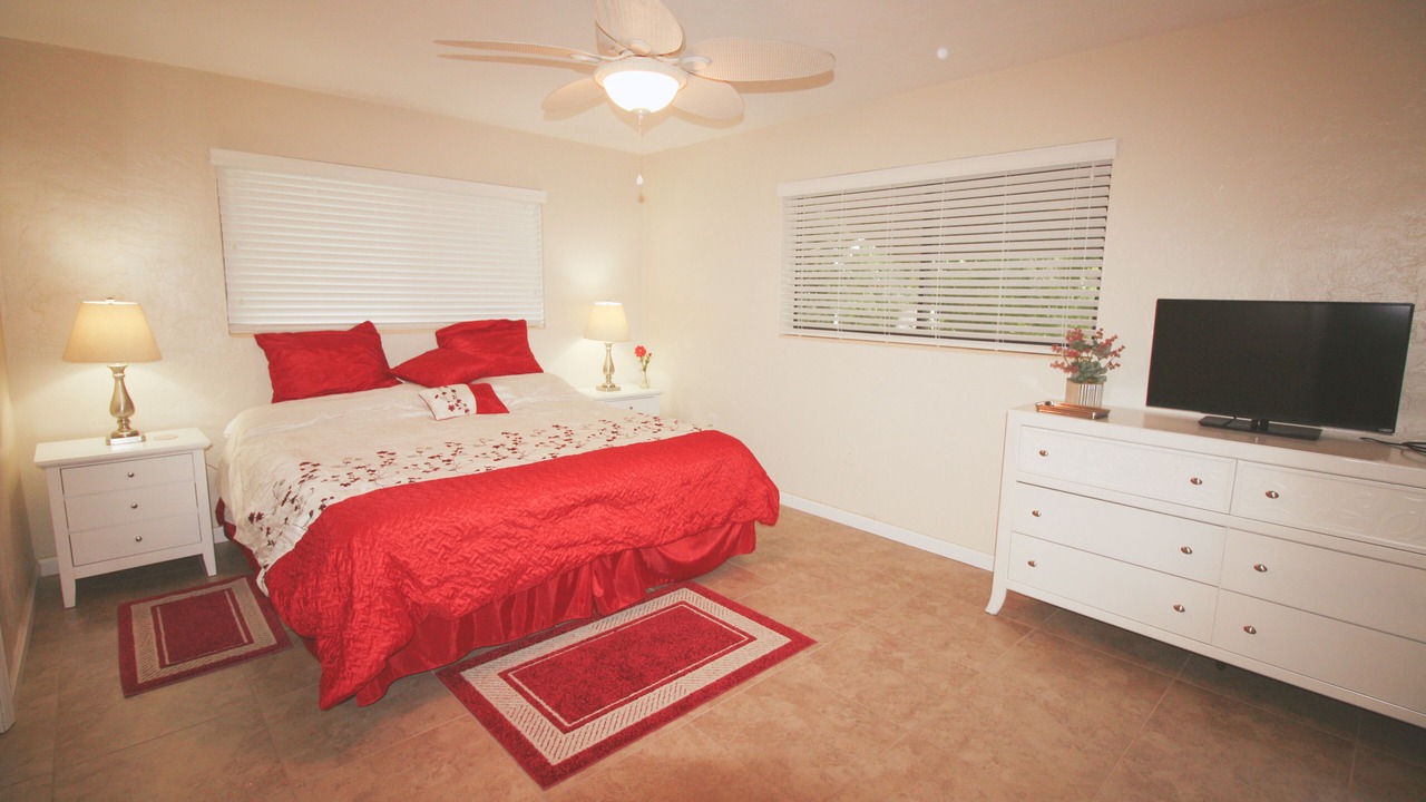 Photo of Bedroom in Edgewater