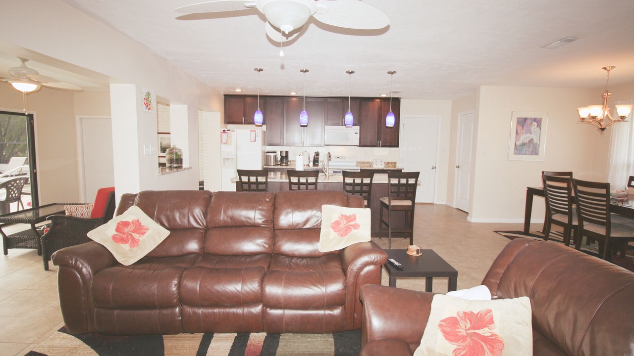 Photo of Livingroom in Edgewater