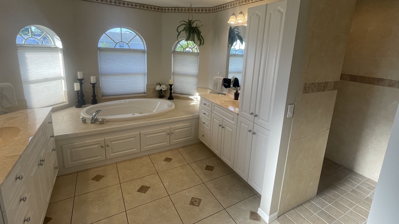 Photo of Bathroom in Jacarandas
