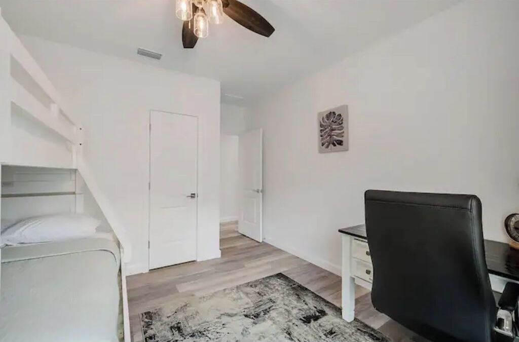 Photo of Bedroom in Oakland Hills