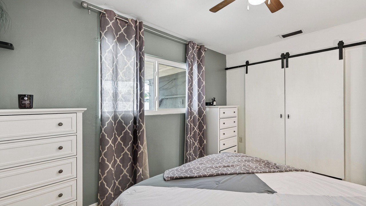 Photo of Bedroom in Venice Gardens