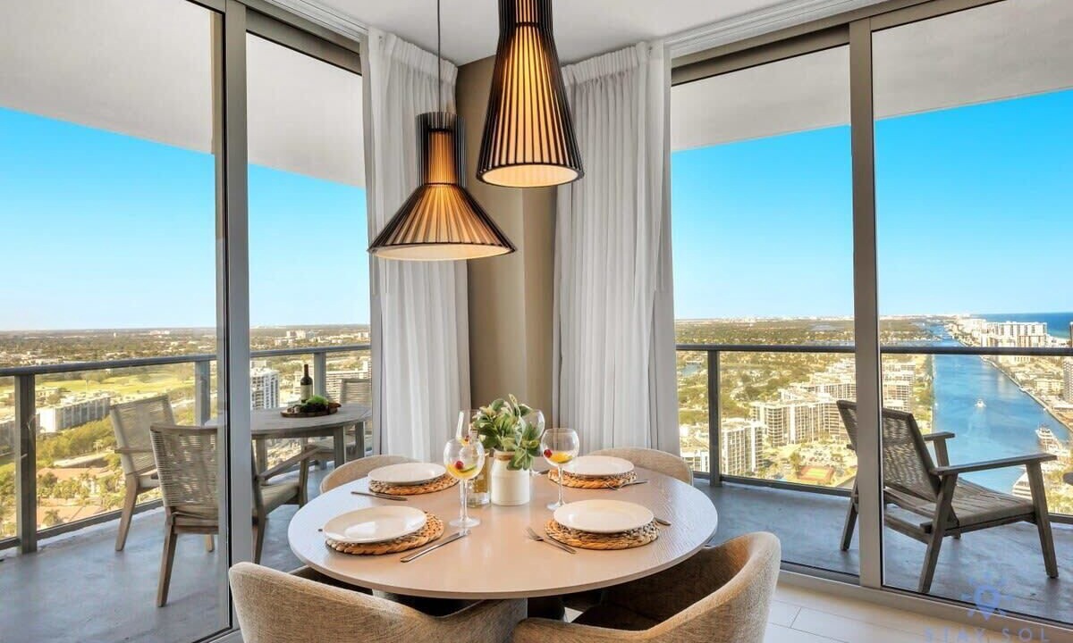 Photo of Livingroom in Hollywood South Central Beach