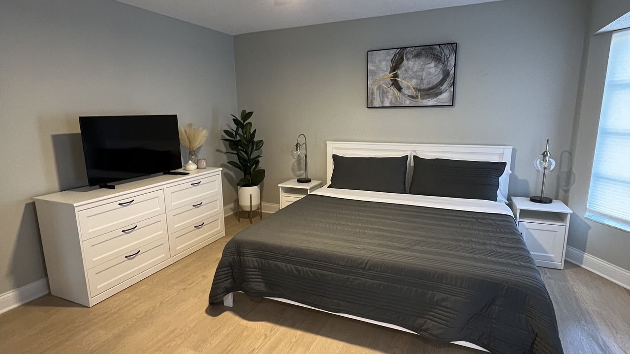 Photo of Bedroom in Englewood East