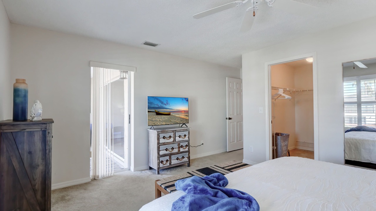 Photo of Bedroom in Royal Harbor