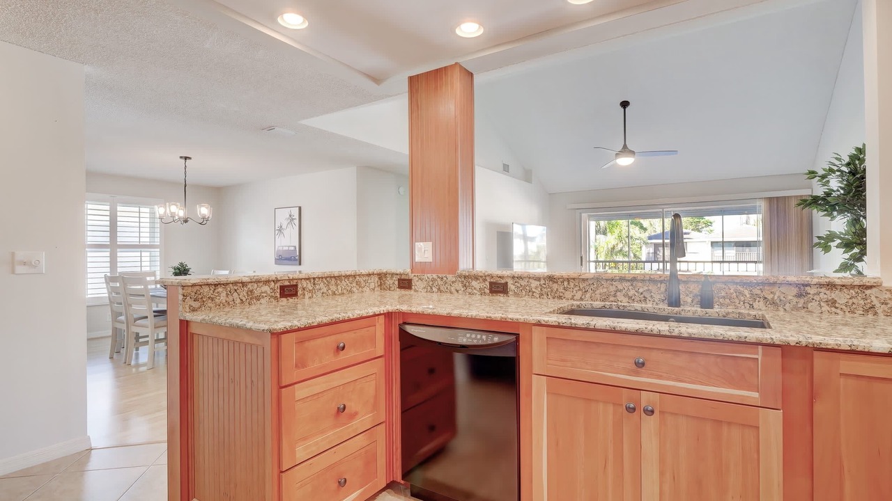 Photo of Kitchen in Royal Harbor