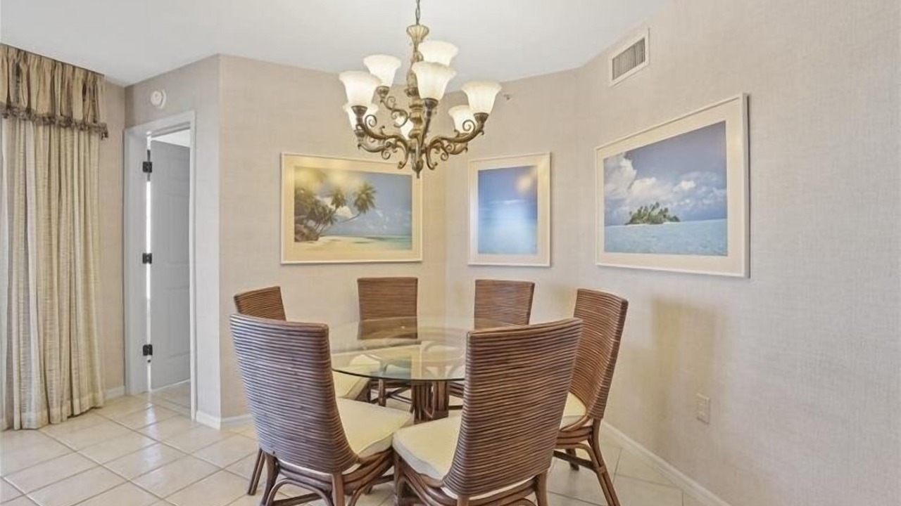 Photo of Livingroom in Park Shore