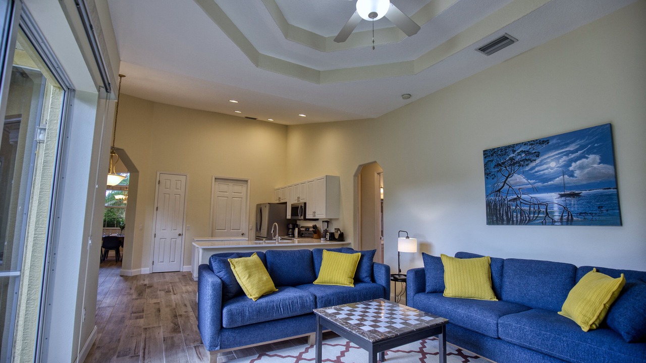 Photo of Livingroom in Englewood East