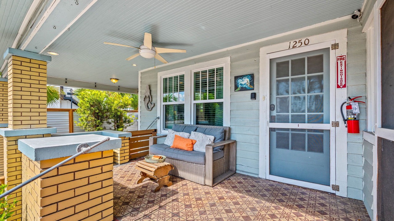 Photo of Patio Balcony in Crescent Lake