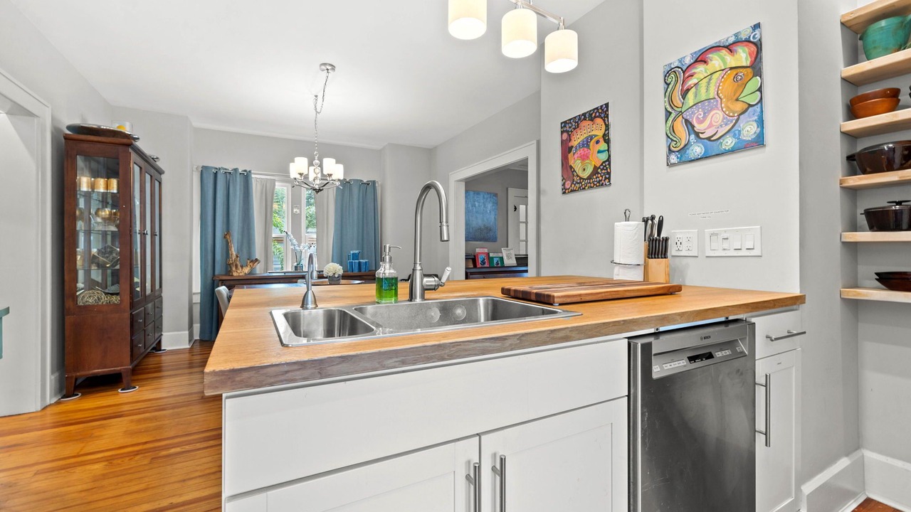 Photo of Kitchen in Crescent Lake