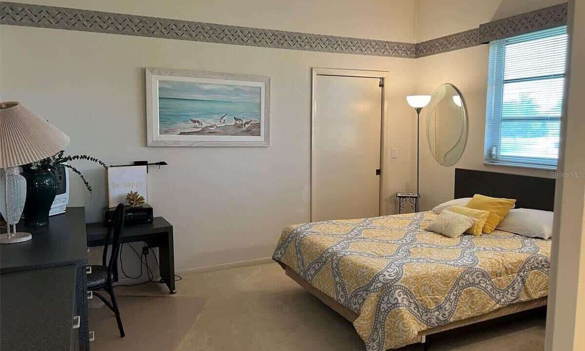 Photo of Bedroom in Burnt Store Isles