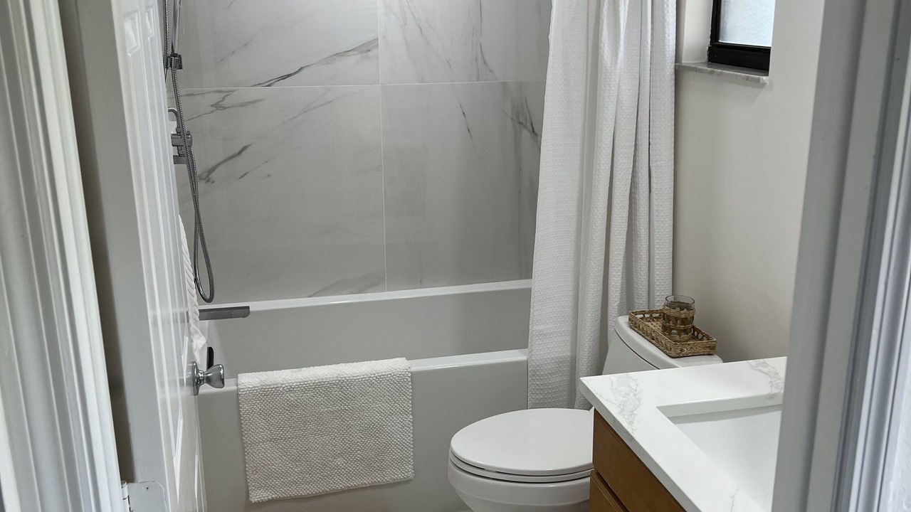 Photo of Bathroom in Park Shore