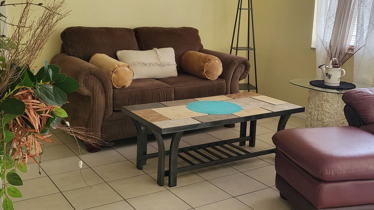 Photo of Livingroom in Englewood East